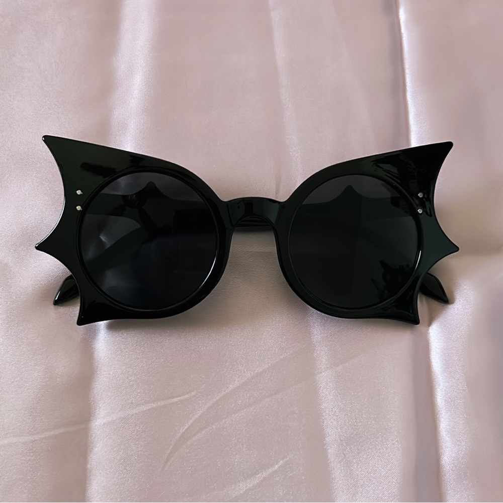 Goth bat sunglasses 🦇